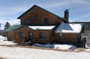Seven J Outfitters lodge